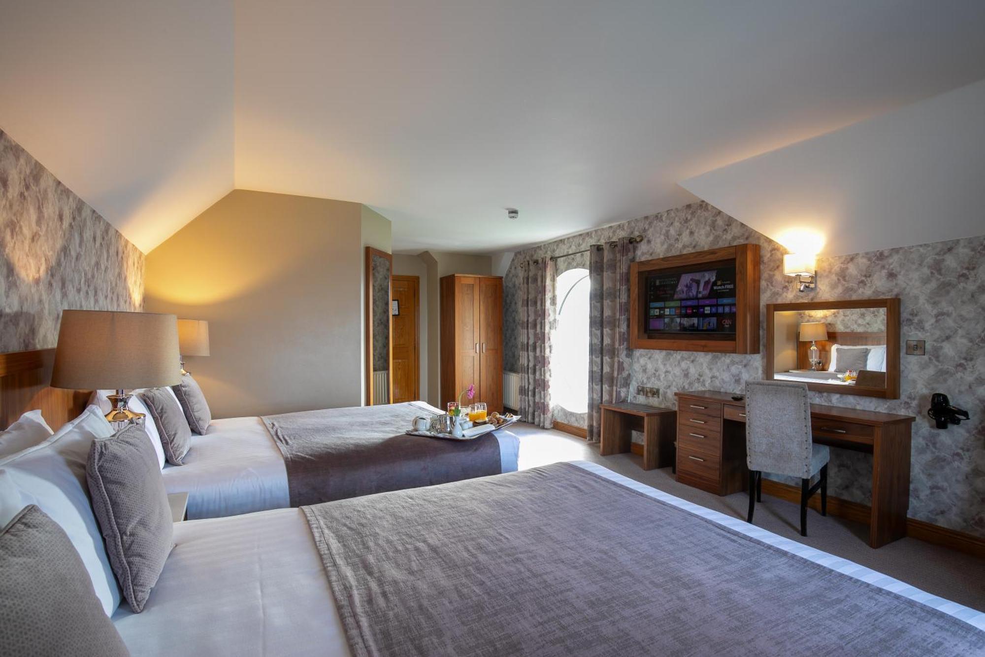 Holyrood Hotel - Leisure Centre & The Spa At Orchids Бундоран Екстериор снимка